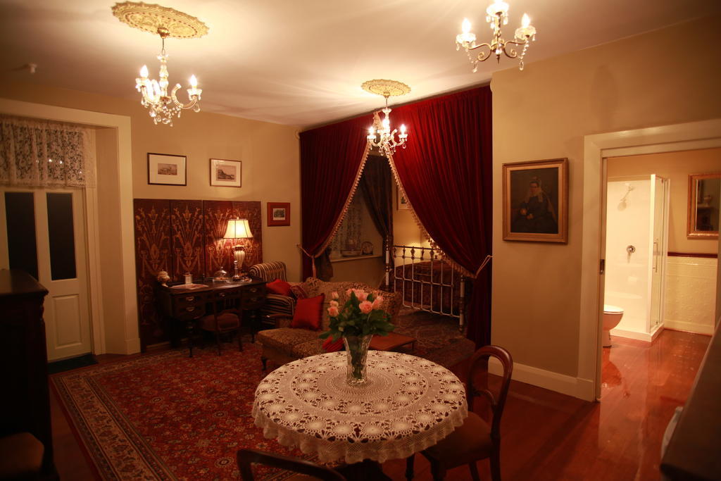 Blakes Manor Self Contained Heritage Accommodation Deloraine Ruang foto